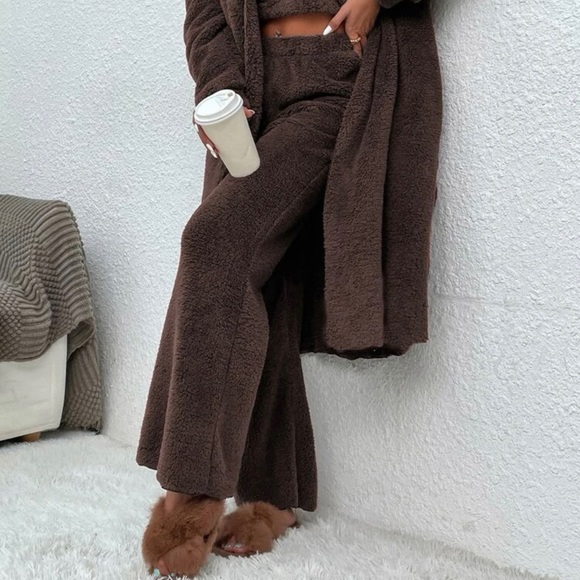 Open Front Flannel Coat & Tank Top & Pants - Picture 3 of 7